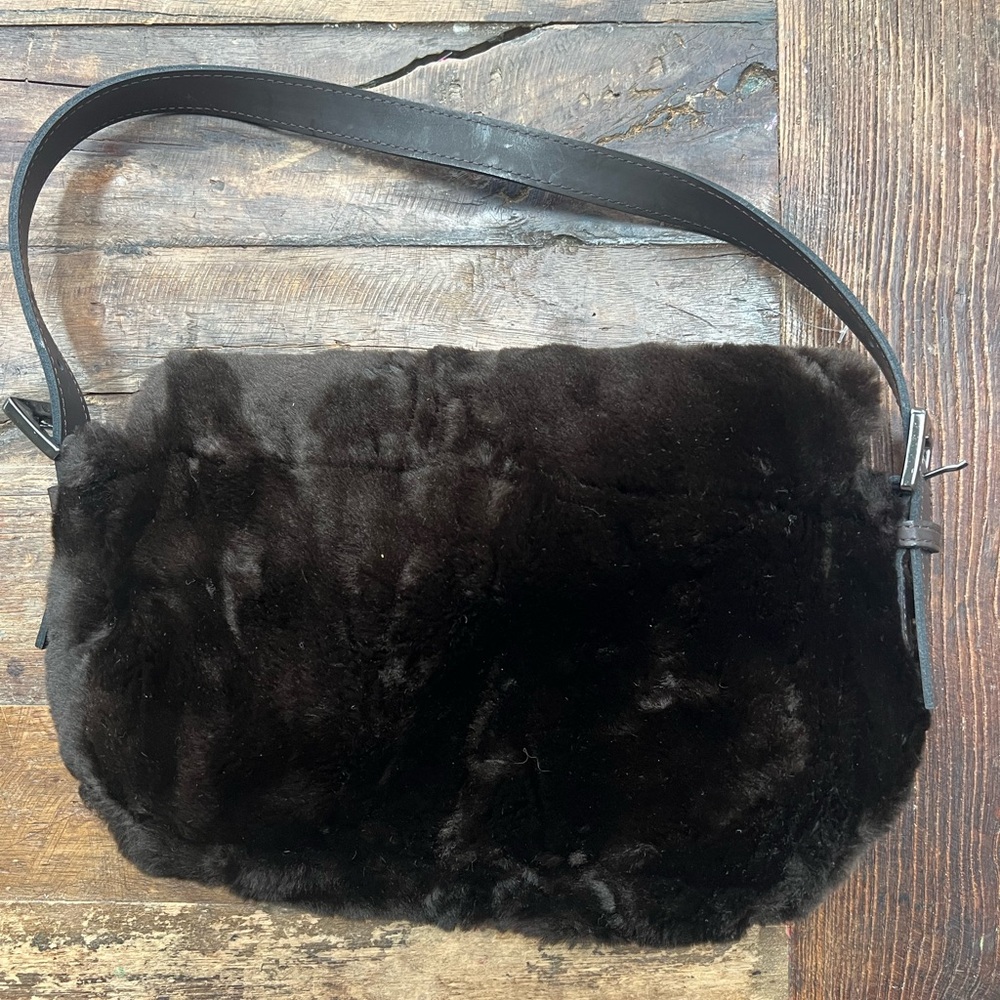 Elegant Black Faux Fur Shoulder Bag - Picture 2 of 3
